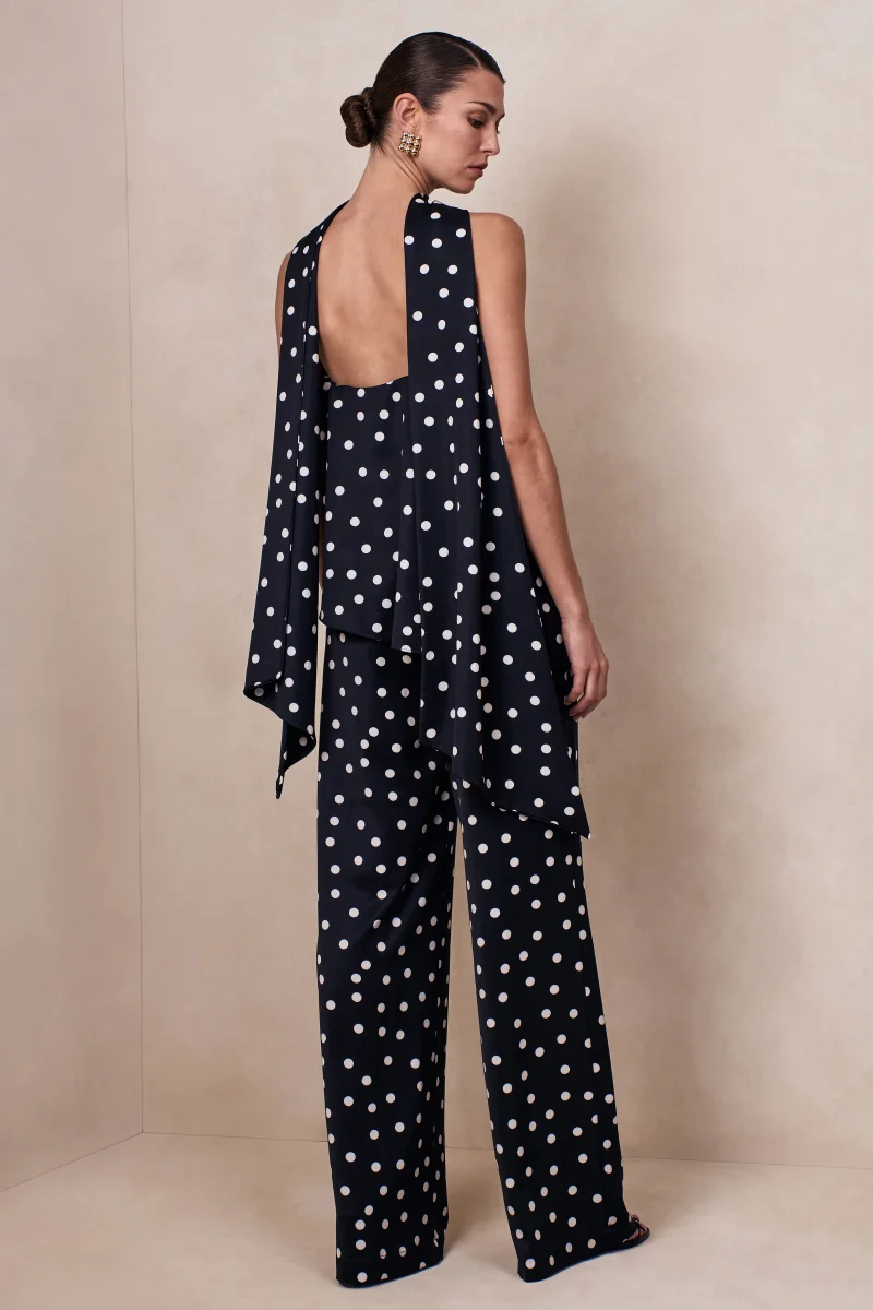 Seloria | Pantalón de pierna ancha en satén blanco y negro con estampado de lunares - Imagen 3