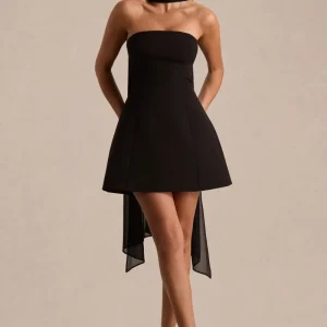 Noor | Vestido corto negro palabra de honor con detalle de bufanda