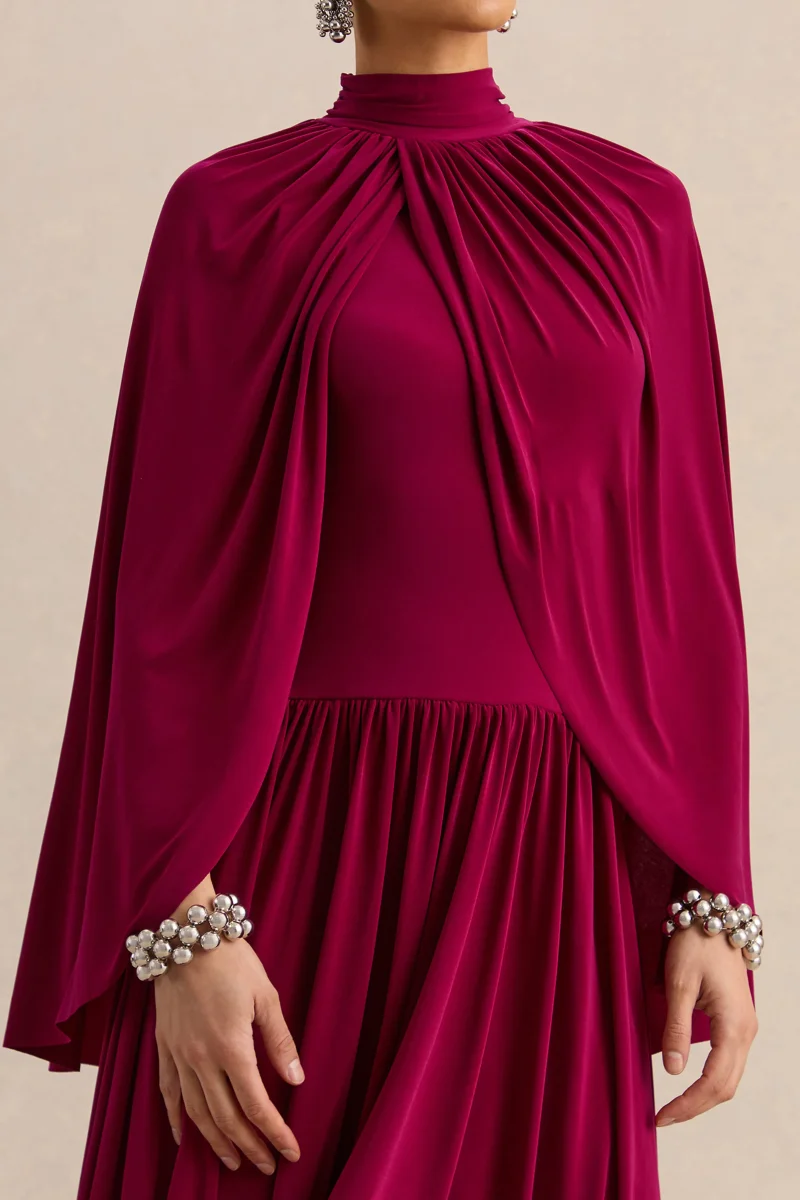 Honora | Vestido midi burdeos de escote alto con mangas tipo capa - Imagen 4