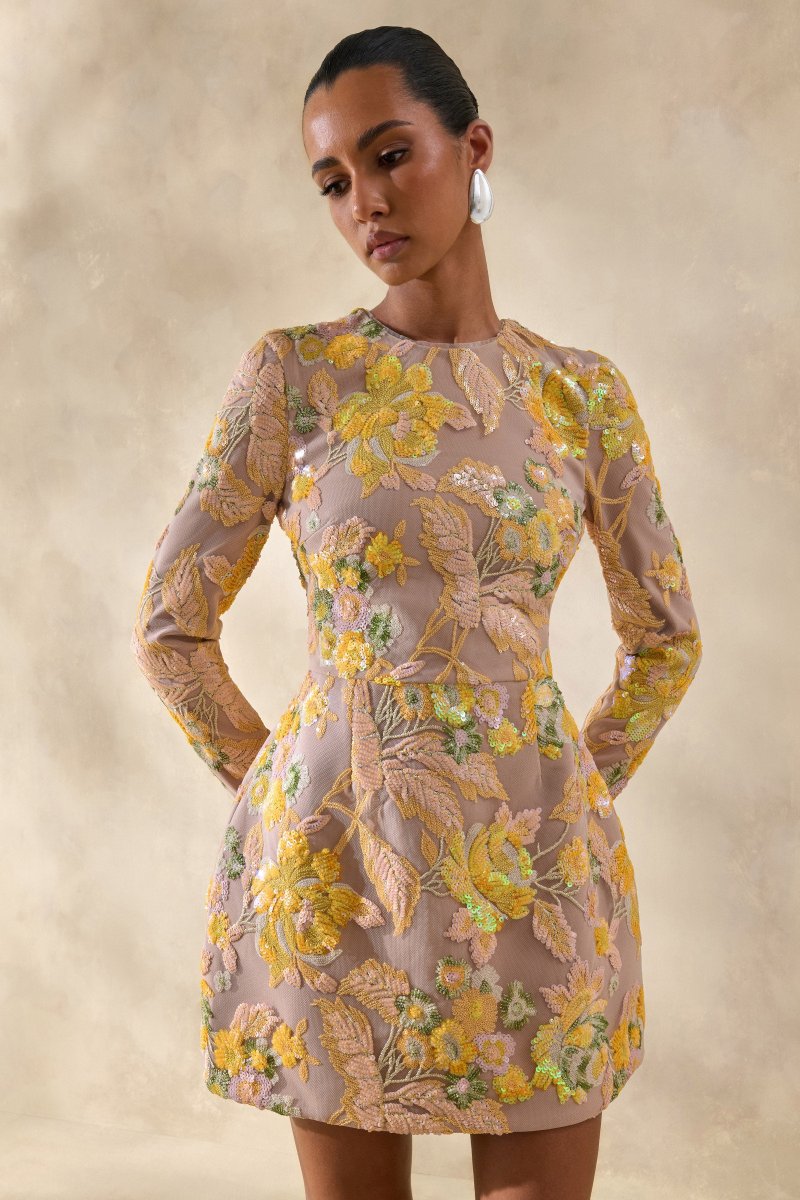 Merdia | Vestido Corto Amarillo Con Bordado Floral Y Cuello Redondo - Imagen 8