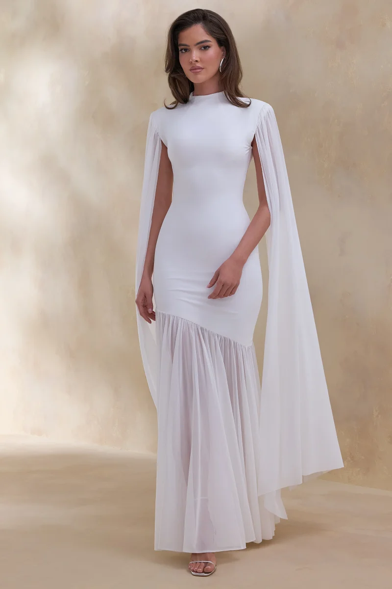 Chantelle | Vestido largo de cuello alto en blanco con cintura caída y mangas tipo capa - Imagen 5