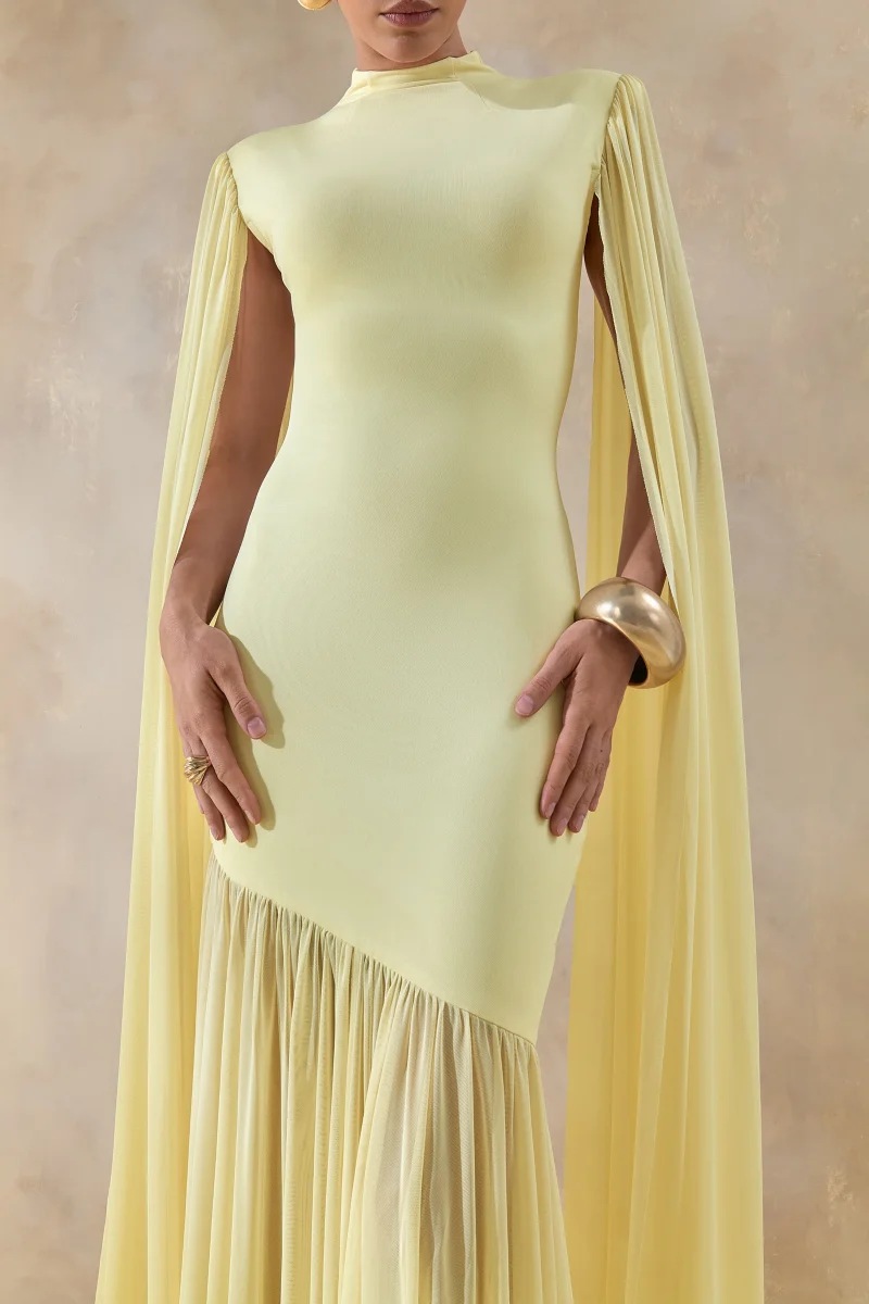 Chantelle | Vestido largo de cuello alto en amarillo limón con cintura caída y mangas tipo capa - Imagen 4