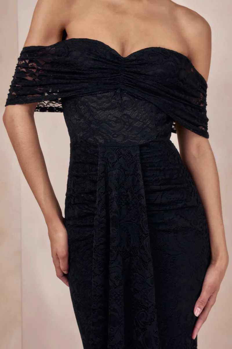 Aries | Vestido Largo de encaje negro con escote bardot y detalles fruncidos - Imagen 7