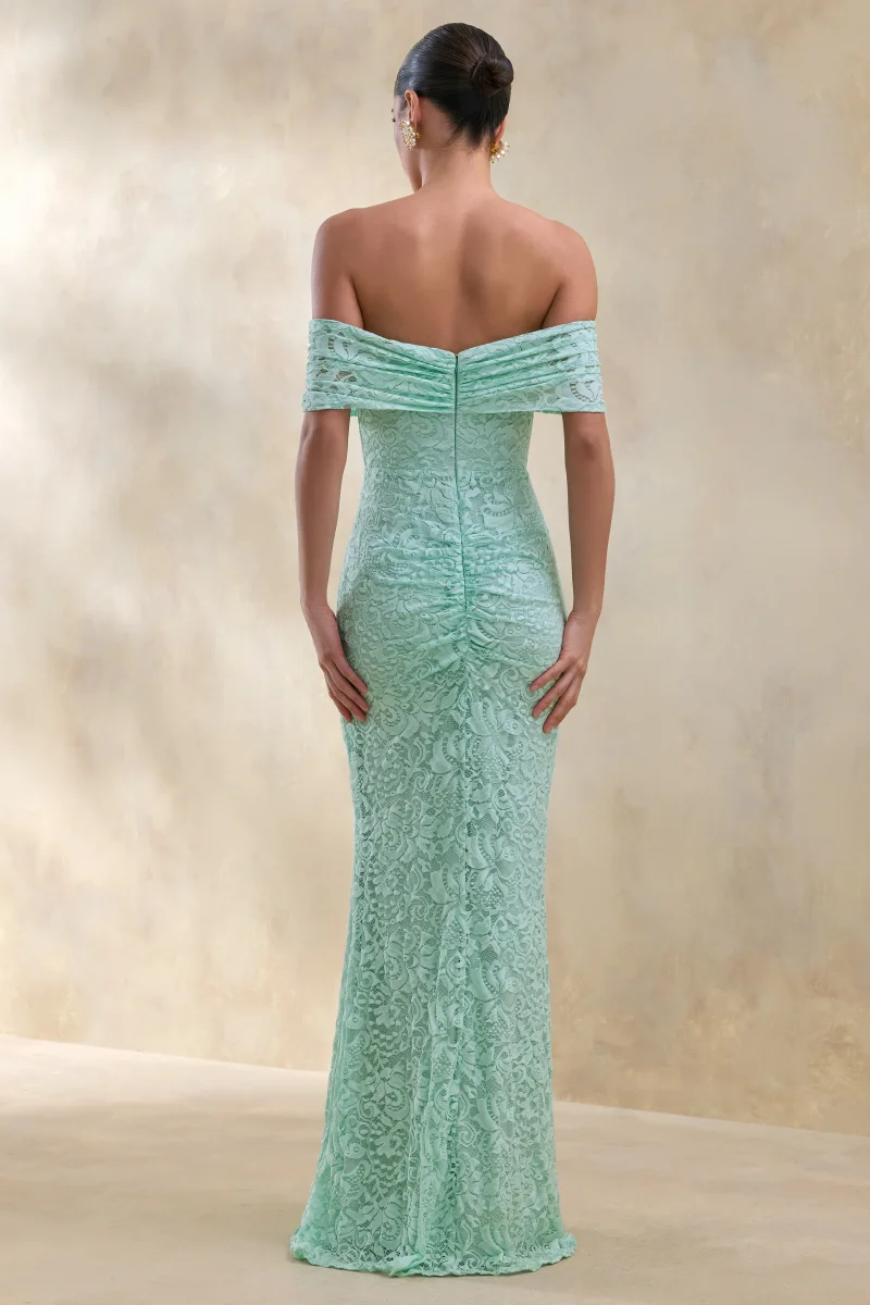 Aries | Vestido Largo de encaje color menta con escote bardot y detalles fruncidos - Imagen 3