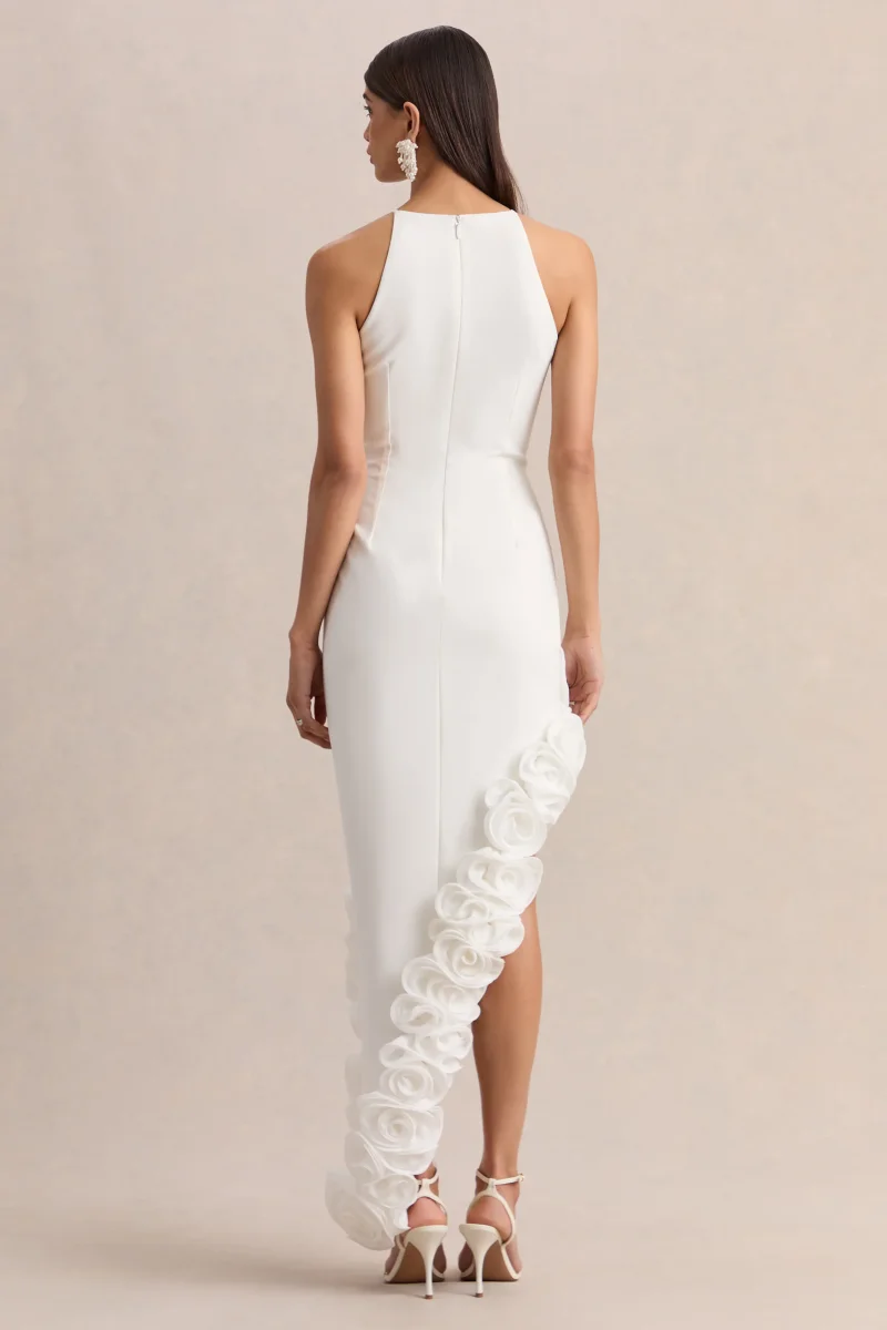 Indira | Vestido Largo Blanco Con Escote Halter Y Dobladillo Floral Asimétrico - Imagen 3