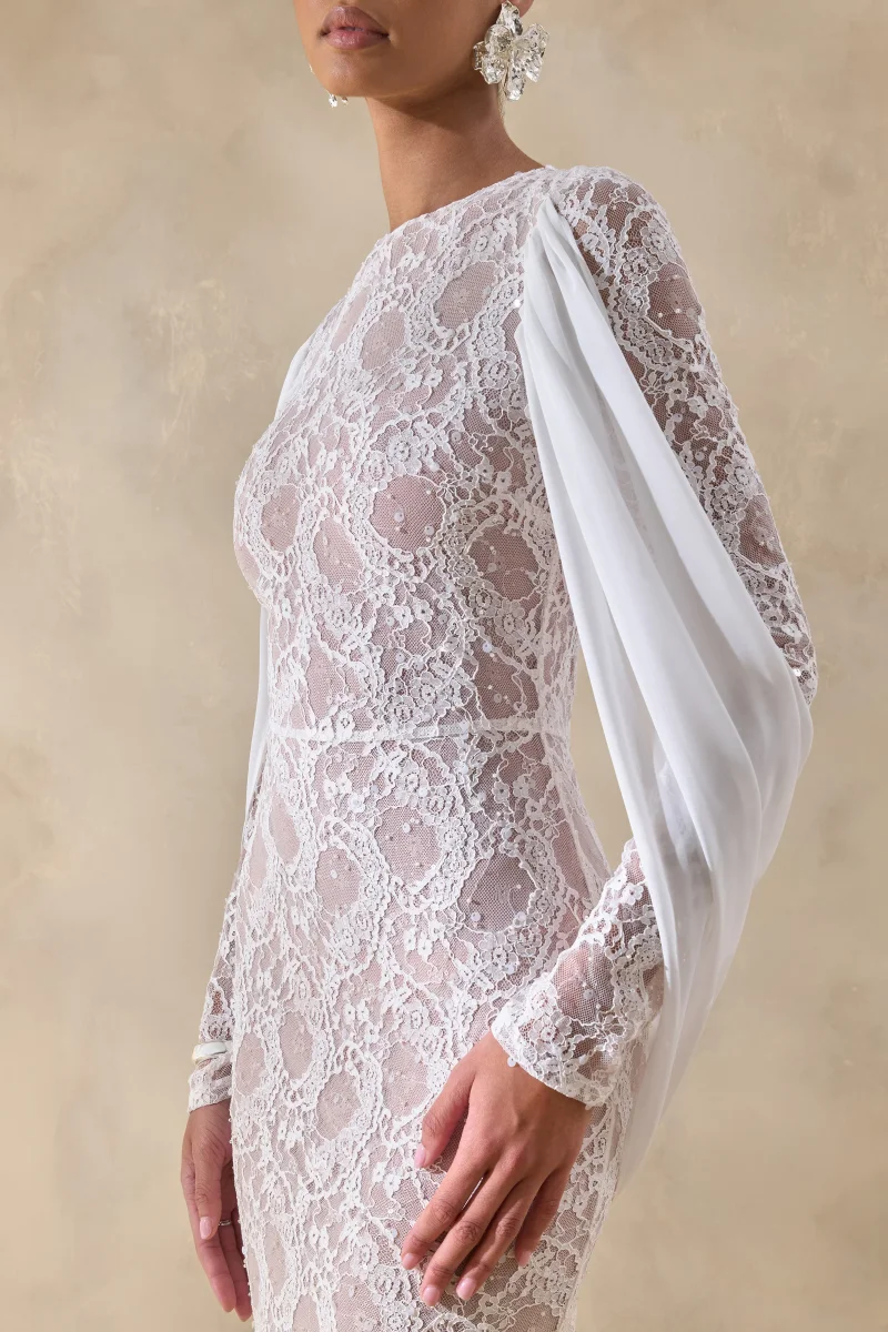 Nabina | Vestido Largo Blanco De Encaje Con Escote Redondo Y Espalda Drapada - Imagen 4