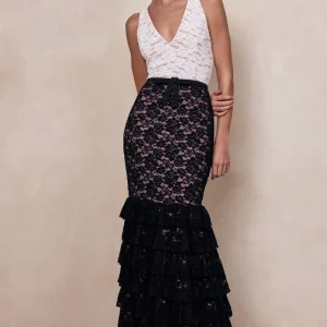 Isoria | Vestido Largo de encaje blanco y negro con escote halter y cinturón con lazo ajustable