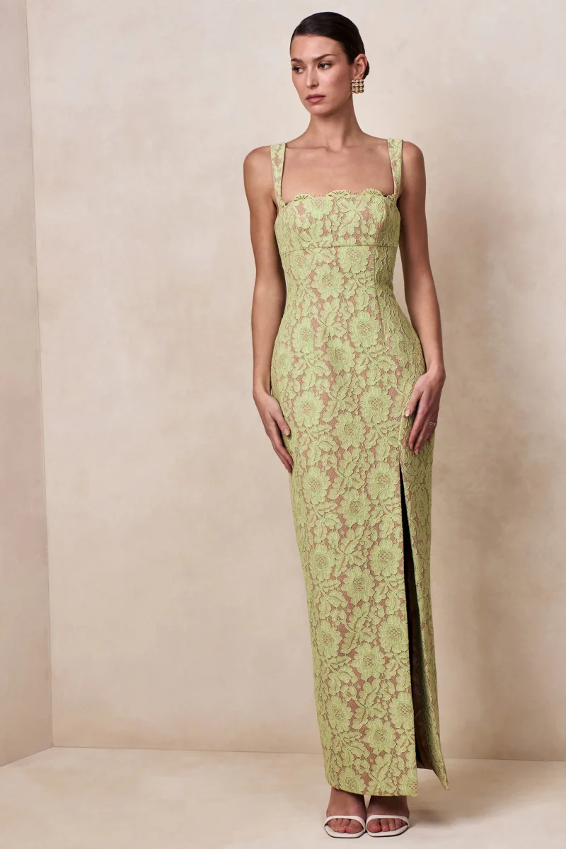 Zarisse | Vestido Largo de Encaje Verde con Escote Cuadrado - Imagen 7