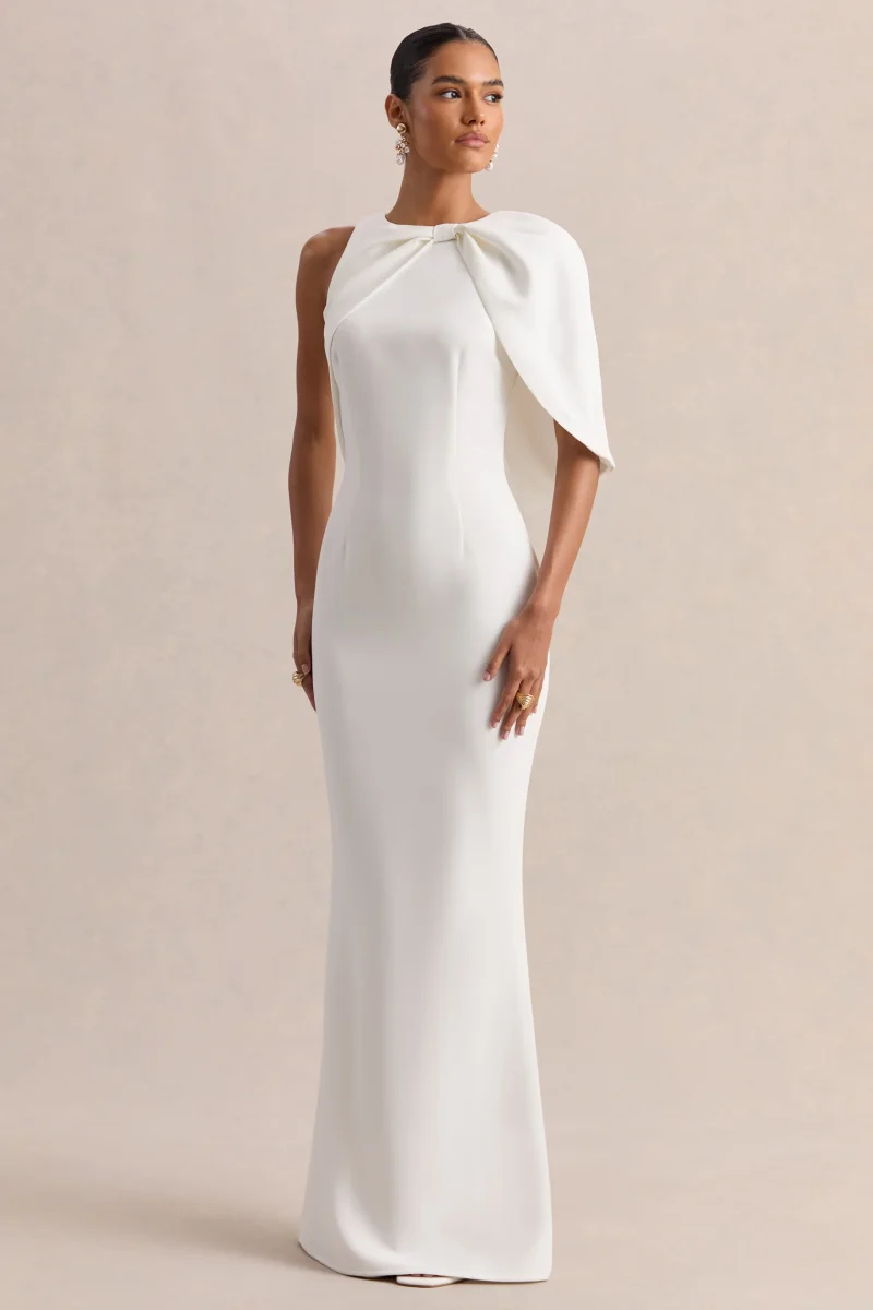 Quira | Vestido Largo Blanco Con Escote Asimétrico Y Manga Capa - Imagen 6