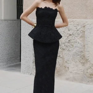 Delvine | Vestido Largo de encaje negro con escote bandeau y corsé