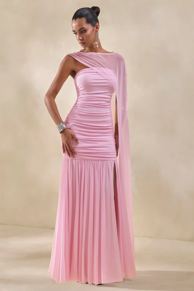 Ivanka | Vestido Largo Rosa De Cuello Asimétrico Con Manga Capa