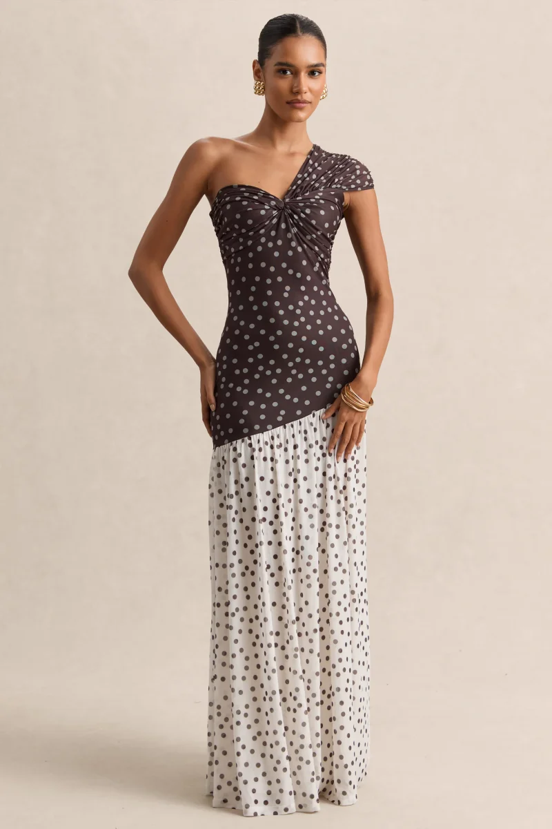Motira | Vestido Largo Marrón De Lunares Con Escote Asimétrico Y Cintura Caída Asimétrica
