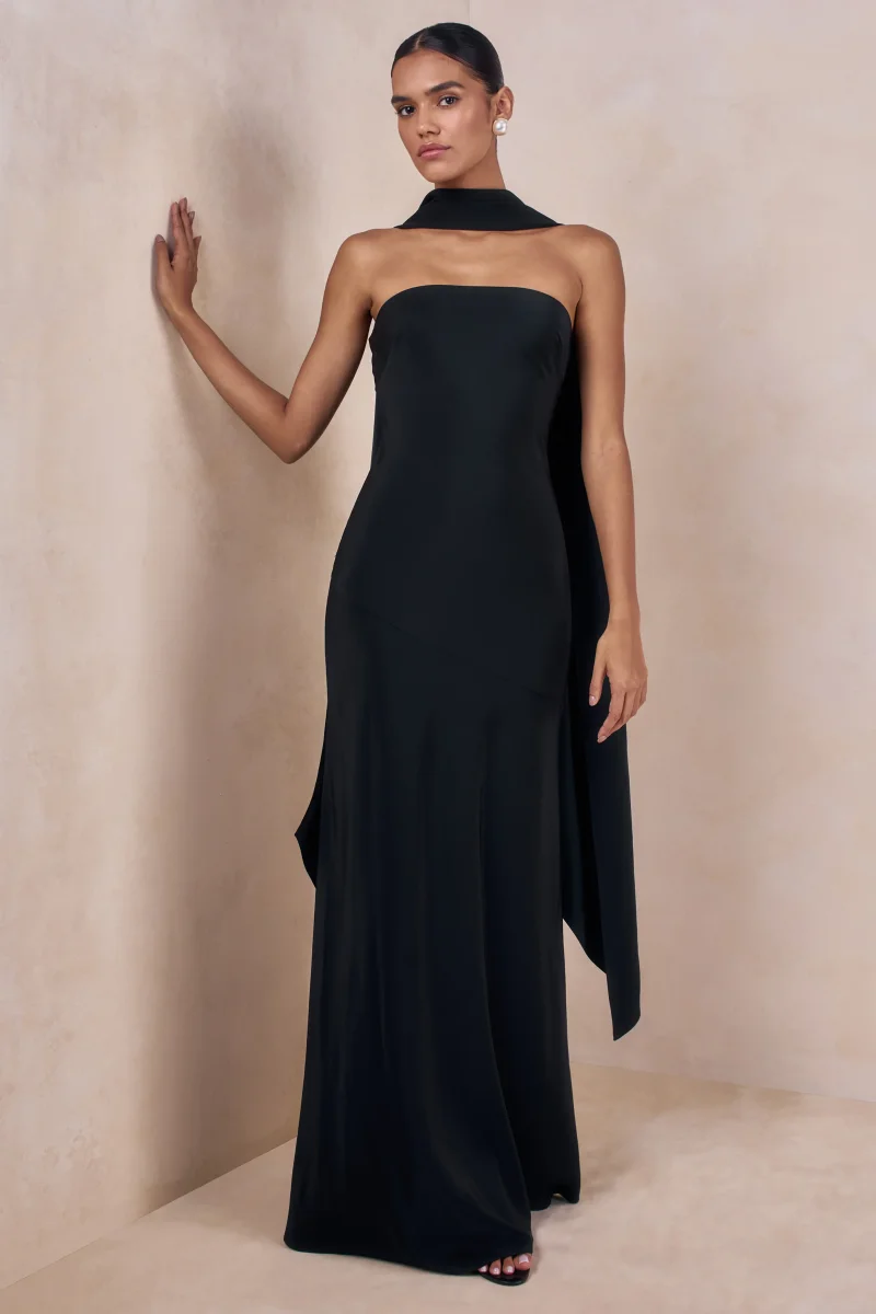 Charly | Vestido Largo Bandeau De Satén En Negro Con Detalle De Pañuelo - Imagen 3
