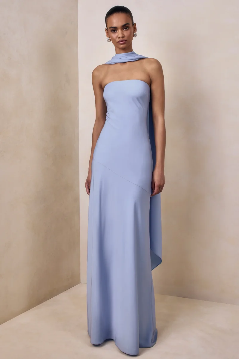Charly | Vestido Largo Bandeau de Satén Azul pastel con Detalle de Bufanda - Imagen 6