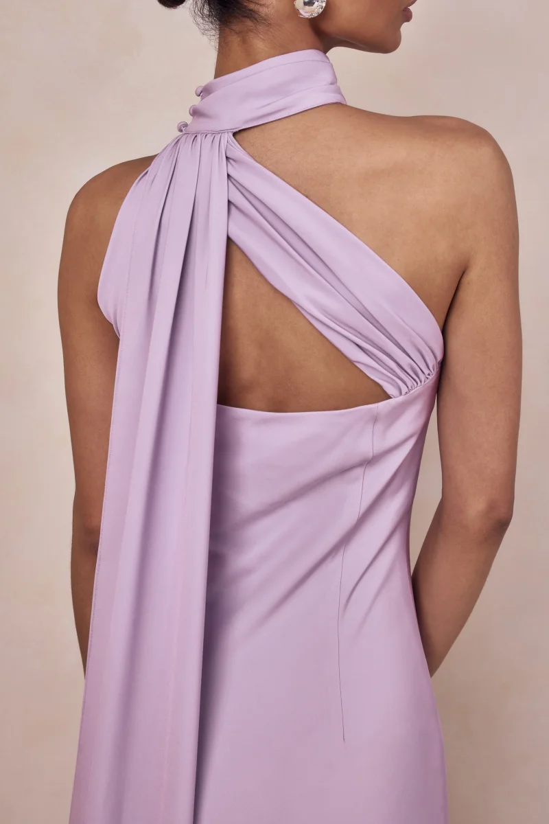 Cara | Vestido Maxi de Satén Lila con Cuello Alto - Imagen 7