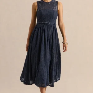 Anabella | Vestido Midi Azul marino de Encaje con Cuello Alto y Cinturón