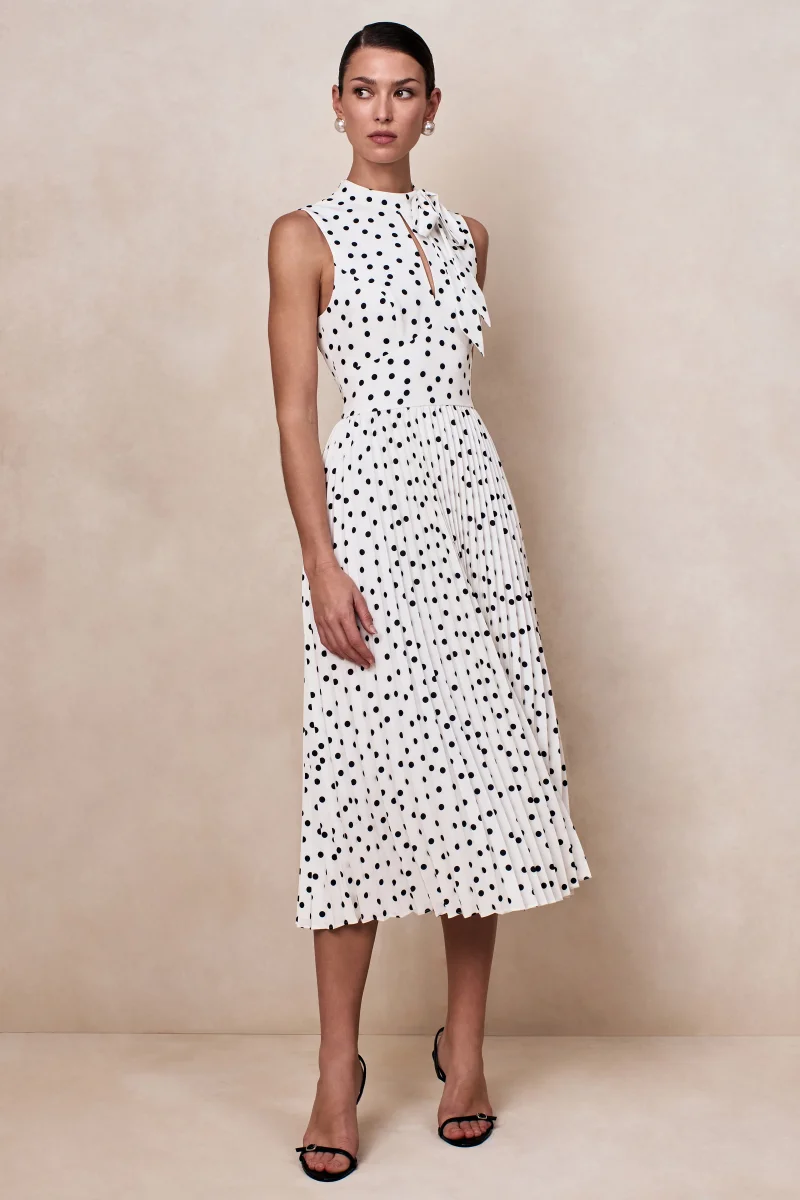 Avalon | Vestido Midi Blanco con Lunares, Escote Tipo Bufanda y Falda Plisada - Imagen 7