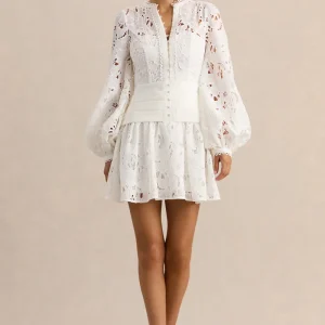 Helena | Vestido Corto Blanco De Cuello Redondo Con Manga Abullonada Y Falda Plisada