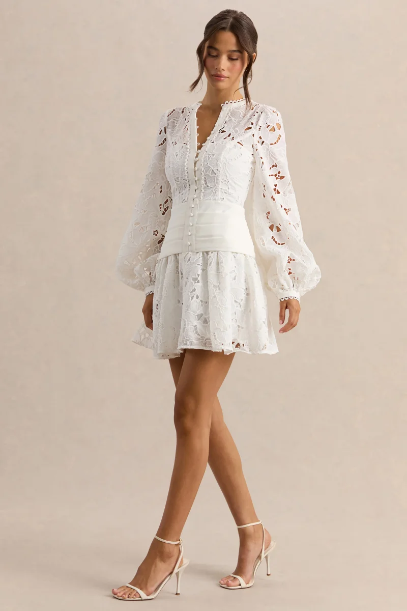 Helena | Vestido Corto Blanco De Cuello Redondo Con Manga Abullonada Y Falda Plisada - Imagen 5