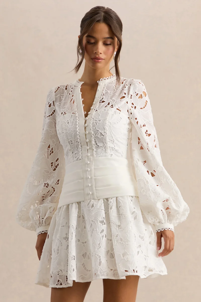 Helena | Vestido Corto Blanco De Cuello Redondo Con Manga Abullonada Y Falda Plisada - Imagen 8