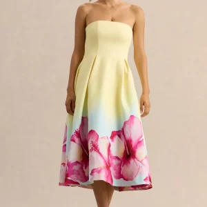 Zoya | Vestido Midi Amarillo Con Estampado Ombré Y Lirios De Crepé Premium Con Escote Bandeau [not translated]