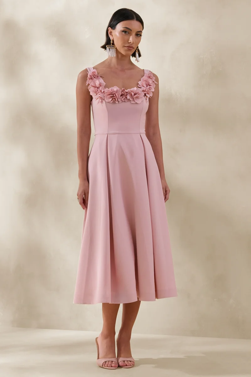 Maelle | Vestido Midi Rosa Con Escote Redondeado Y Detalles De Corsaje - Imagen 3