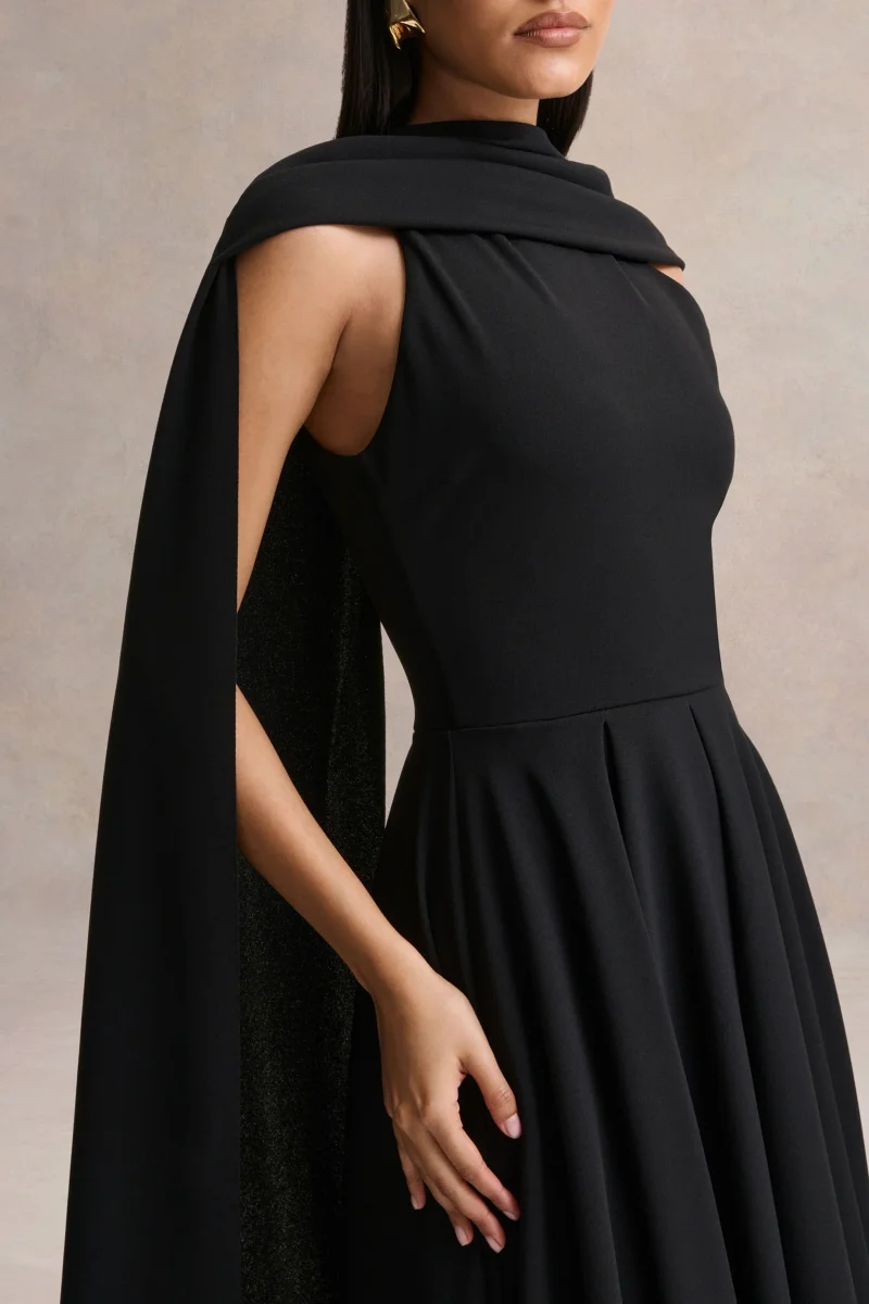 Nova | Vestido midi negro de cuello alto con mangas de capa - Imagen 4