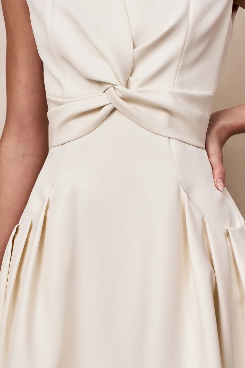 Kylen | Vestido Midi Blanco de Escote en V - Imagen 8