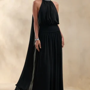 Marie | Vestido largo negro con escote halter y detalles adornados