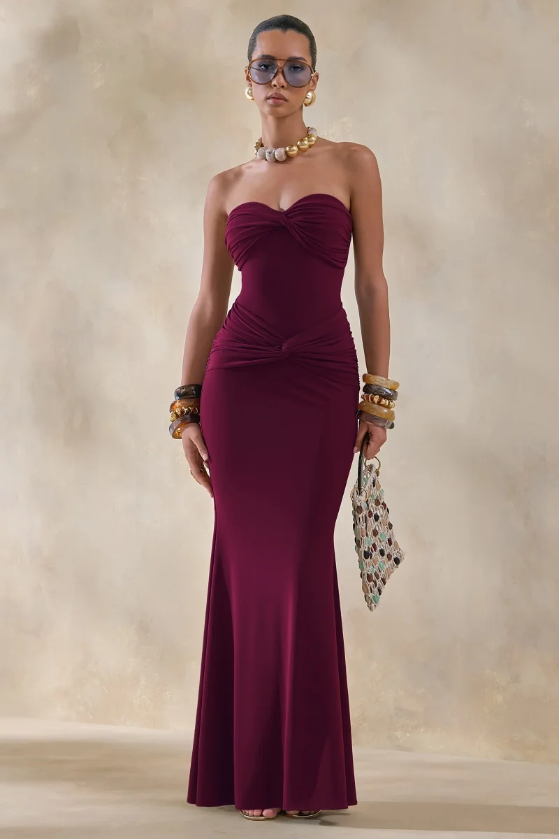 Elodia | Vestido Largo burdeos con escote bandeau y detalle fruncido - Imagen 6