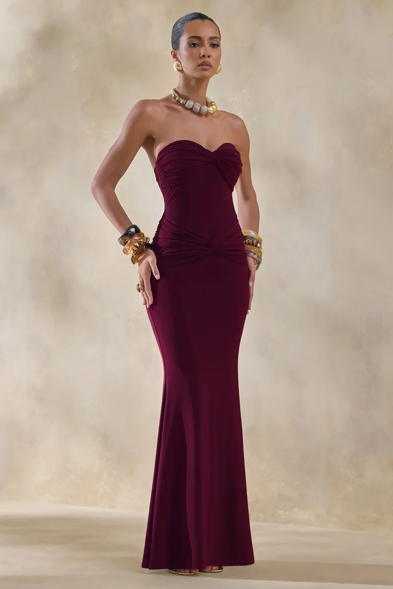 Elodia | Vestido Largo burdeos con escote bandeau y detalle fruncido