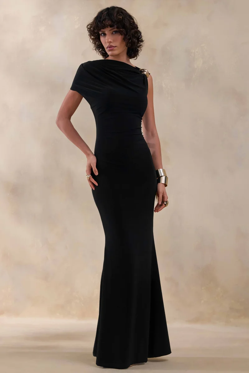 Blaire | Vestido Largo negro con escote asimétrico y detalle dorado - Imagen 5