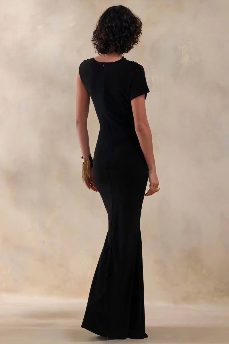 Blaire | Vestido Largo negro con escote asimétrico y detalle dorado - Imagen 3