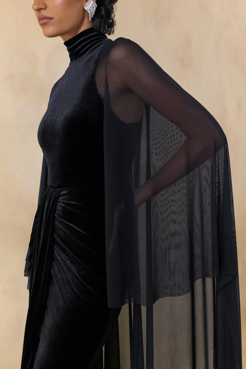 Adoring | Vestido Largo con cuello alto y terciopelo negro - Imagen 3