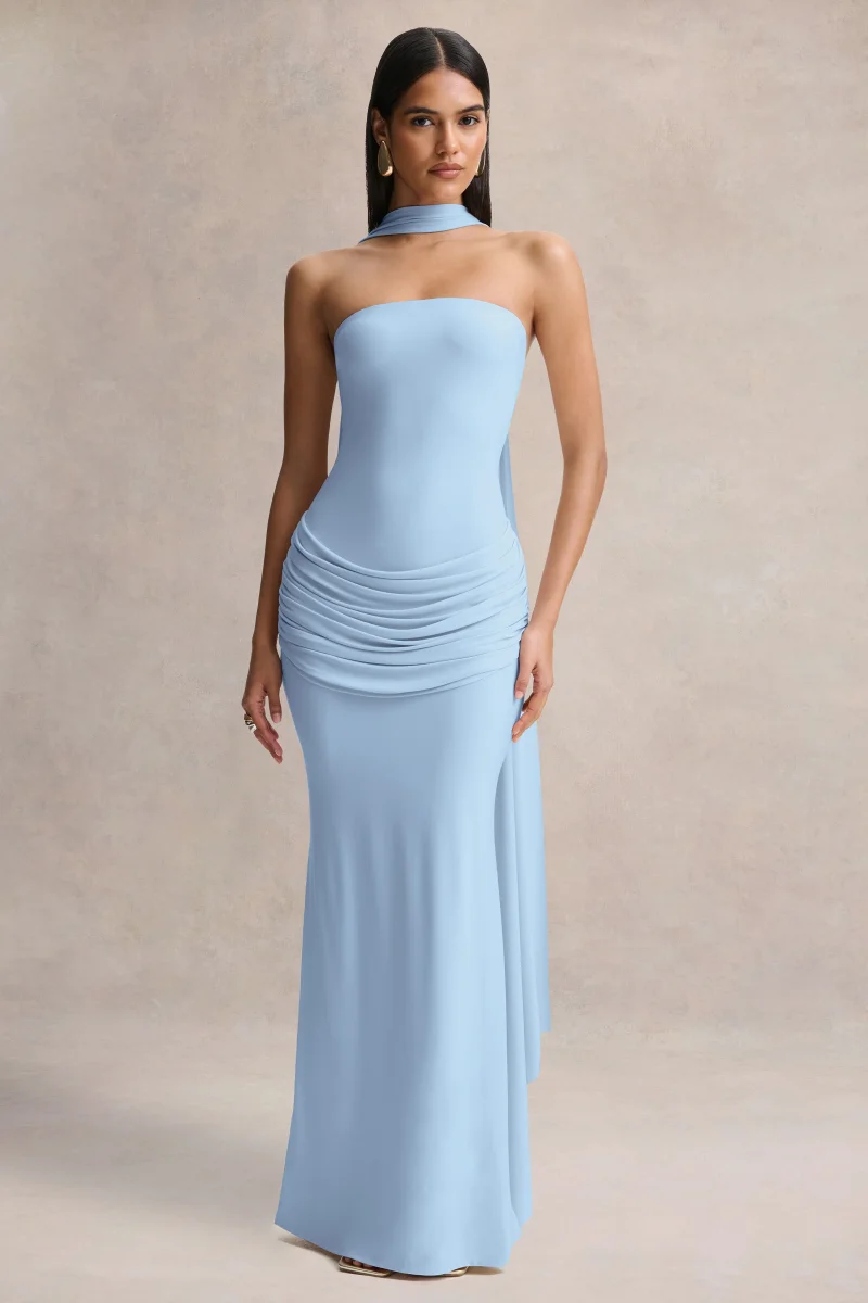 Graciella | Vestido Largo Azul Claro Bandeau Con Drapeado Y Pañuelo - Imagen 4