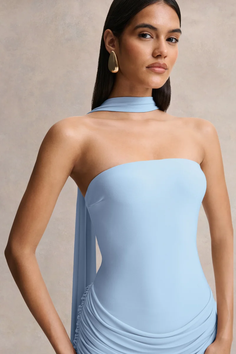 Graciella | Vestido Largo Azul Claro Bandeau Con Drapeado Y Pañuelo - Imagen 6