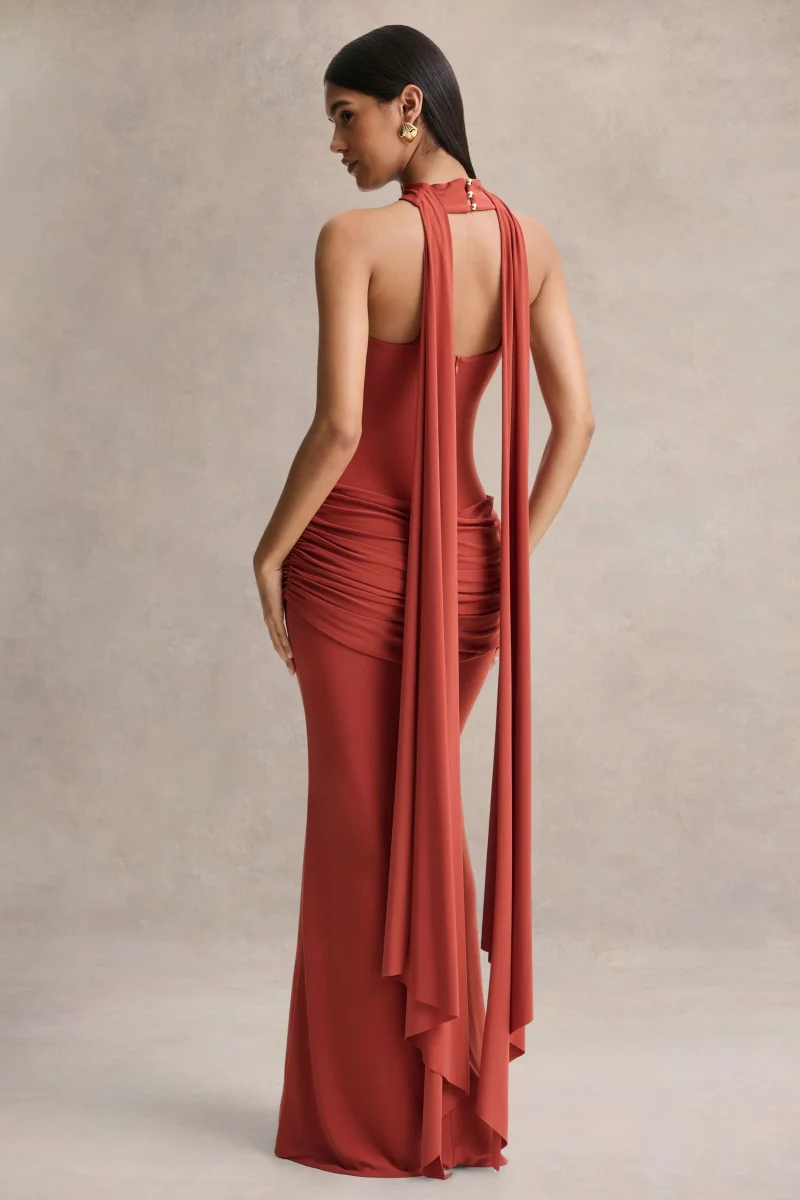 Graciella | Vestido Largo bandeau en tono óxido con detalles drapeados y pañuelo - Imagen 3