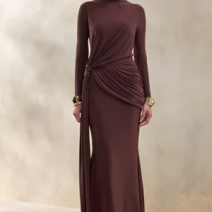 Kyrissa | Vestido largo marrón de escote alto con detalles fruncidos