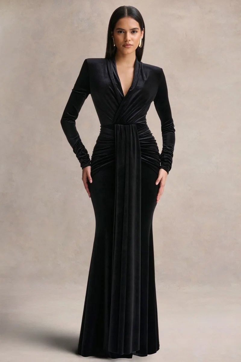 Halima | Vestido Largo de Terciopelo Negro con Escote Profundo y Detalle Fruncido