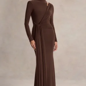 Alastrina | Vestido Largo Marrón con Cuello Alto y Detalle Fruncido