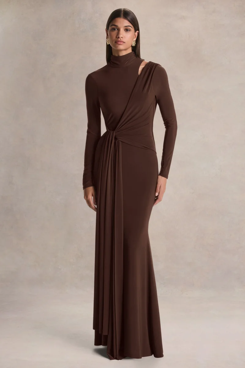 Alastrina | Vestido Largo Marrón con Cuello Alto y Detalle Fruncido - Imagen 5