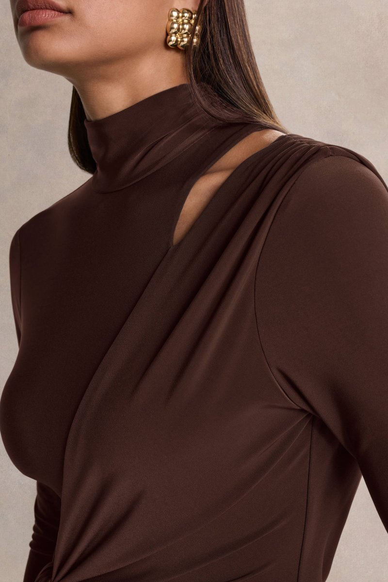 Alastrina | Vestido Largo Marrón con Cuello Alto y Detalle Fruncido - Imagen 7