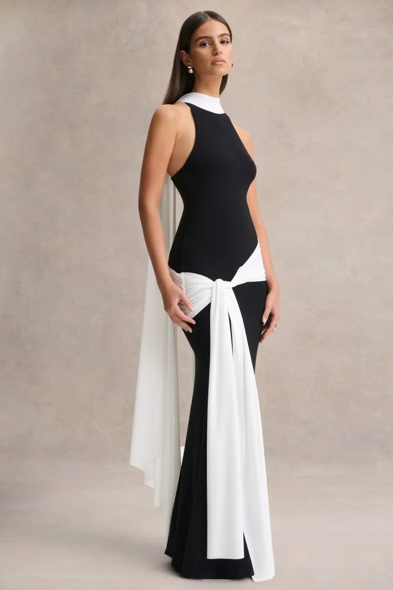Dorinda | Vestido Largo Negro y Blanco de Cuello Alto con Detalle de Drapeado y Fajín - Imagen 2