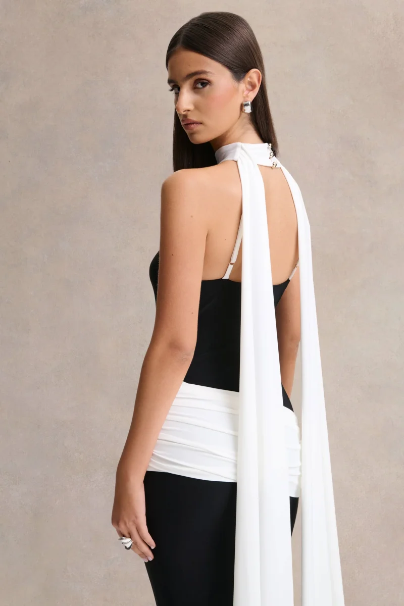 Dorinda | Vestido Largo Negro y Blanco de Cuello Alto con Detalle de Drapeado y Fajín - Imagen 6