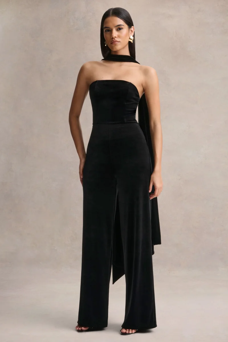 Arcane | Mono de Terciopelo Negro con Escote Bandeau y Detalle De Bufanda - Imagen 4