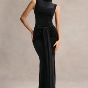 Idalina | Vestido Largo Negro de Terciopelo con Cuello Alto y Detalle Fruncido