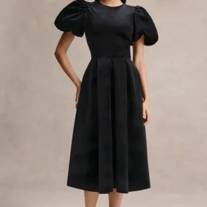 Seraphic | Vestido Midi Negro de Terciopelo con Mangas Abullonadas