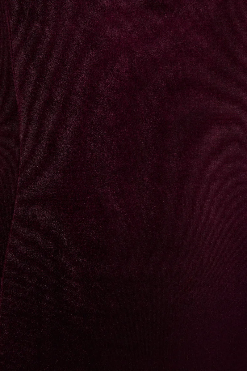Emberlyn | Vestido midi de terciopelo Burdeos con escote redondo y bajo cola de pez - Imagen 7