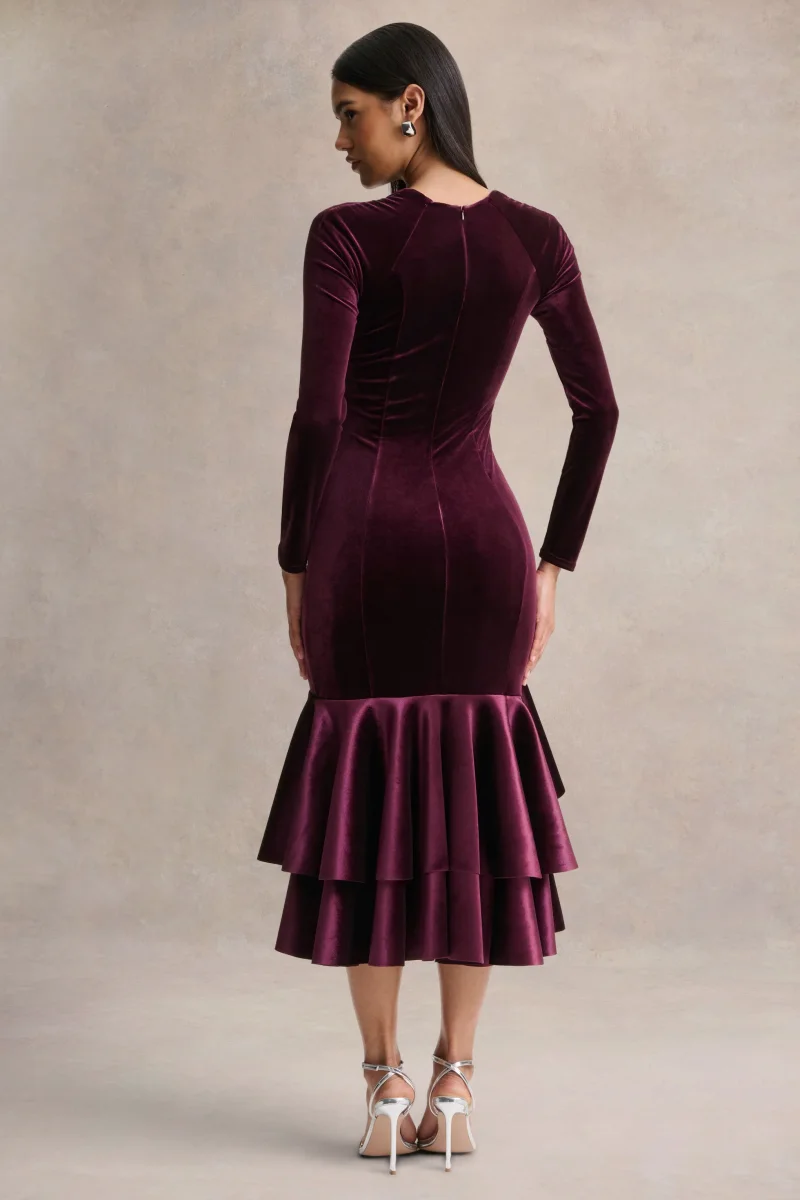 Emberlyn | Vestido midi de terciopelo Burdeos con escote redondo y bajo cola de pez - Imagen 3