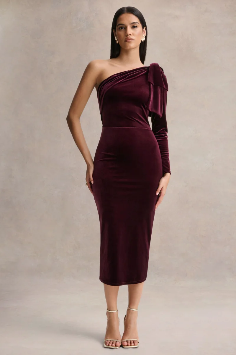Vespera | Vestido Midi de Terciopelo Burdeos con Escote Asimétrico y Detalle de Lazo - Imagen 2